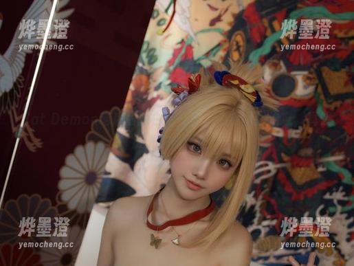 Cat Demon喵崽最新白色写真，心情瞬间治愈，真想搬进这画面里！